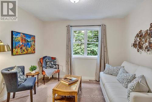 270 Bowen Drive, Peterborough, ON - Indoor Photo Showing Living Room