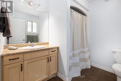49 Chelsea Crescent, Belleville, ON - Indoor Photo Showing Bathroom