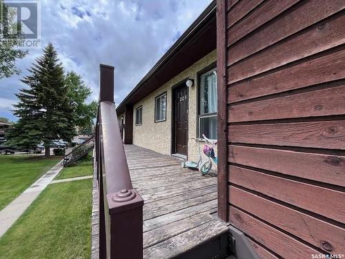 205A 1350 Gordon Road, Moose Jaw, SK - Outdoor