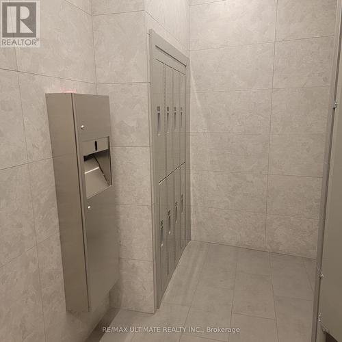 2401 - 77 Mutual Street, Toronto, ON - Indoor Photo Showing Bathroom