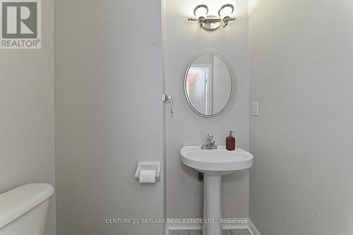 5640 Rosaline Road, Burlington, ON - Indoor Photo Showing Bathroom