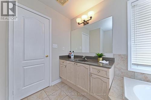 5640 Rosaline Road, Burlington, ON - Indoor Photo Showing Bathroom