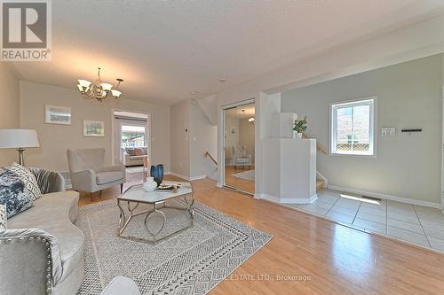 5640 Rosaline Road, Burlington, ON - Indoor Photo Showing Living Room