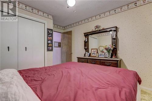 989 Silver Lake Rd, Sauble Beach South, ON - Indoor Photo Showing Bedroom