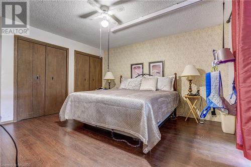 989 Silver Lake Rd, Sauble Beach South, ON - Indoor Photo Showing Bedroom