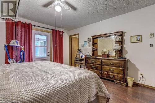 989 Silver Lake Rd, Sauble Beach South, ON - Indoor Photo Showing Bedroom