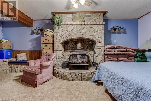 989 Silver Lake Rd, Sauble Beach South, ON - Indoor Photo Showing Living Room With Fireplace