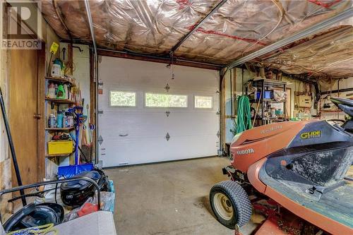 989 Silver Lake Rd, Sauble Beach South, ON - Indoor Photo Showing Garage