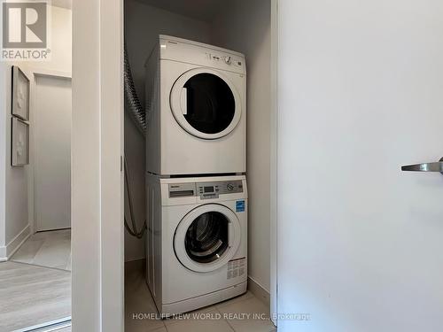 226 - 99 The Donway W, Toronto, ON - Indoor Photo Showing Laundry Room