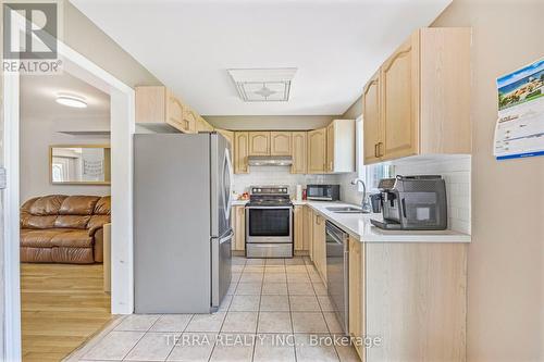 114 Thrushwood Drive, Barrie, ON - Indoor Photo Showing Kitchen With Double Sink