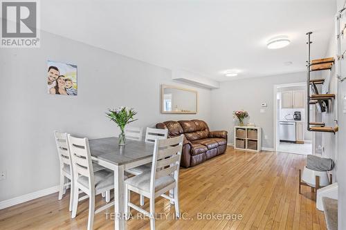 114 Thrushwood Drive, Barrie, ON - Indoor Photo Showing Dining Room