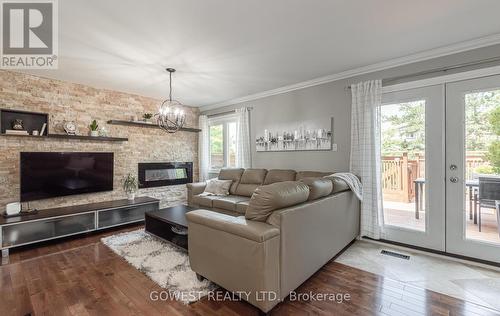 3557 Ash Row Crescent, Mississauga, ON - Indoor Photo Showing Living Room With Fireplace
