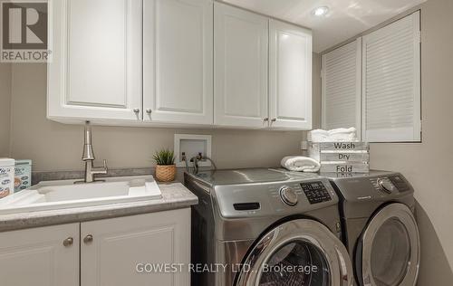 3557 Ash Row Crescent, Mississauga, ON - Indoor Photo Showing Laundry Room