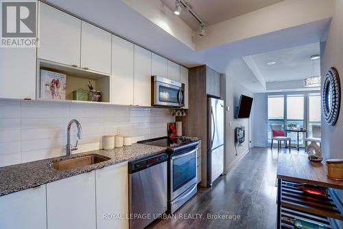 1405 - 9 Valhalla Inn Road, Toronto, ON - Indoor Photo Showing Kitchen With Stainless Steel Kitchen With Upgraded Kitchen