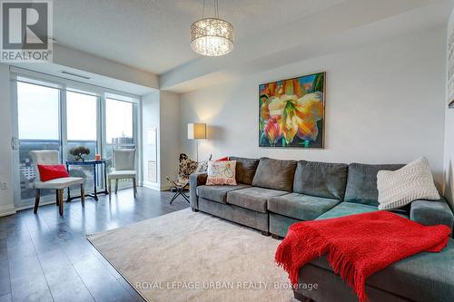 1405 - 9 Valhalla Inn Road, Toronto, ON - Indoor Photo Showing Living Room