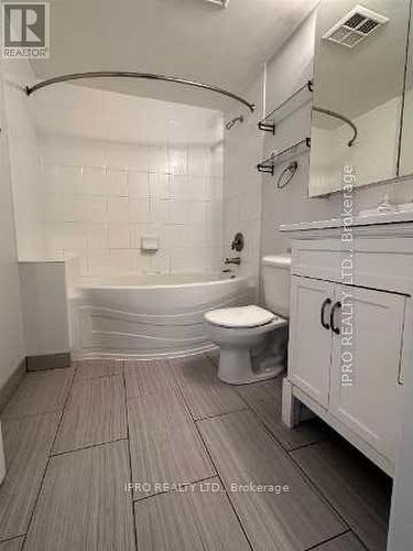 Ph4 - 2585 Erin Centre Boulevard, Mississauga, ON - Indoor Photo Showing Bathroom