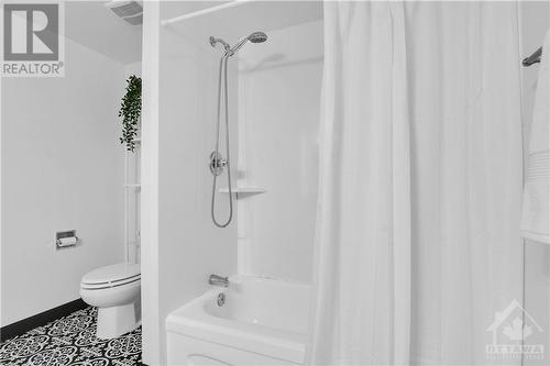54 Alison Korn Private, Ottawa, ON - Indoor Photo Showing Bathroom