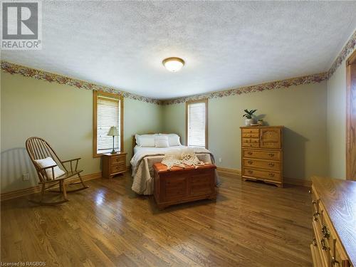 9 Parker Dr, Belgrave, ON - Indoor Photo Showing Bedroom