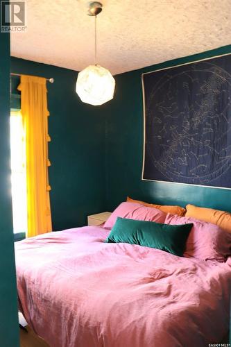 840 8Th Avenue N, Saskatoon, SK - Indoor Photo Showing Bedroom