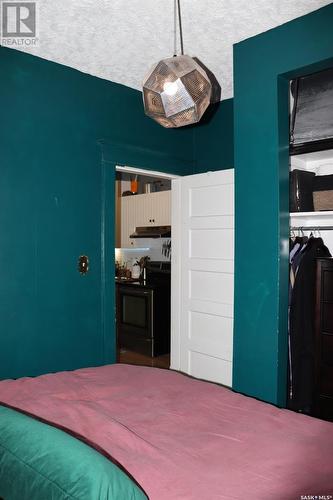 840 8Th Avenue N, Saskatoon, SK - Indoor Photo Showing Bedroom