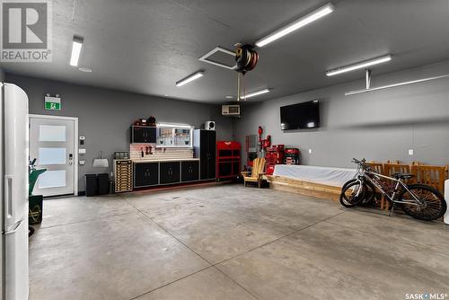 3310 Green Turtle Road, Regina, SK - Indoor Photo Showing Garage