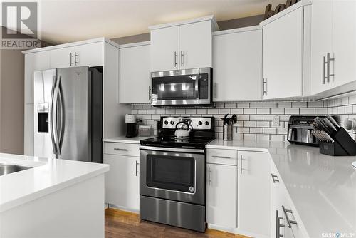 3310 Green Turtle Road, Regina, SK - Indoor Photo Showing Kitchen With Upgraded Kitchen
