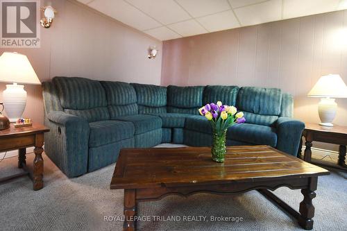 5103 Dundas Street, Thames Centre (Thorndale), ON - Indoor Photo Showing Living Room