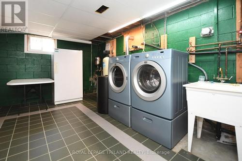 5103 Dundas Street, Thames Centre (Thorndale), ON - Indoor Photo Showing Laundry Room