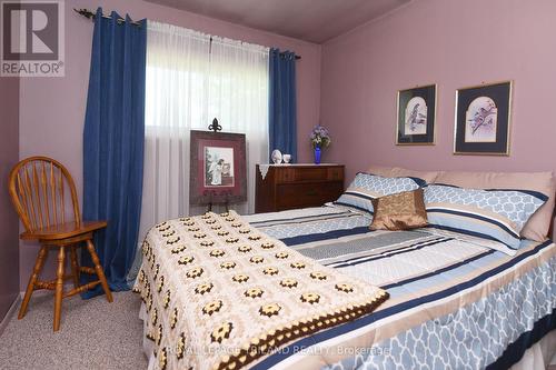 5103 Dundas Street, Thames Centre (Thorndale), ON - Indoor Photo Showing Bedroom