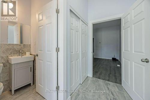 57 Adelaide Street N, London, ON - Indoor Photo Showing Bathroom