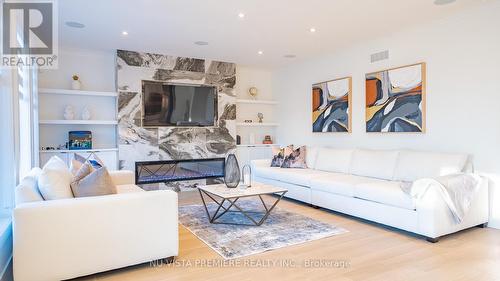 3507 Brushland Crescent, London, ON - Indoor Photo Showing Living Room