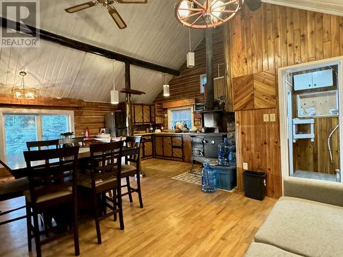 6112 Higgins Lake Road, Deka Lake / Sulphurous / Hathaway Lakes, BC - Indoor Photo Showing Dining Room