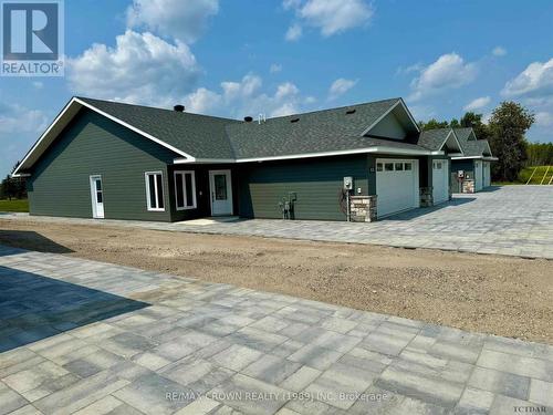 22 Golf Street, Kapuskasing, ON - Outdoor