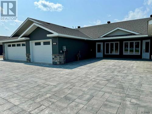 22 Golf Street, Kapuskasing, ON - Outdoor