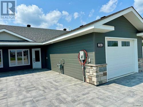 24 Golf Street, Kapuskasing, ON - Outdoor