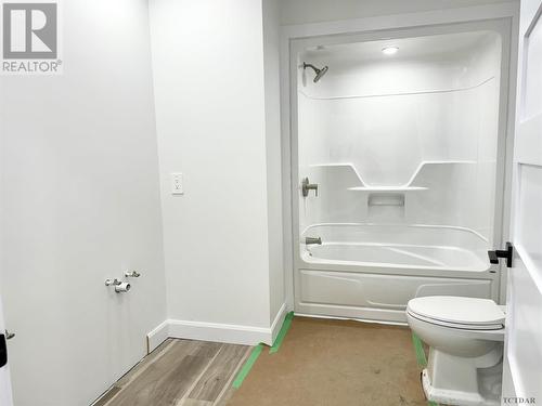 26 Golf St, Kapuskasing, ON - Indoor Photo Showing Bathroom