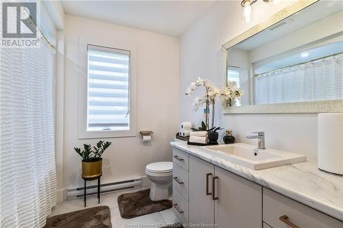 39 Donat Cres, Dieppe, NB - Indoor Photo Showing Bathroom