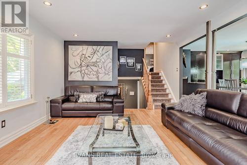 249 Vance Drive, Oakville (Bronte West), ON - Indoor Photo Showing Living Room