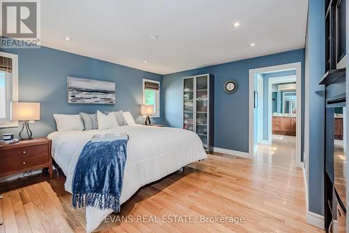 249 Vance Drive, Oakville, ON - Indoor Photo Showing Bedroom