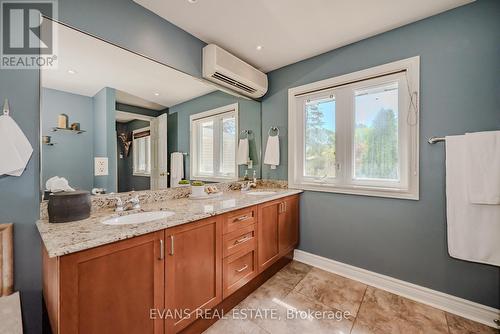 249 Vance Drive, Oakville, ON - Indoor Photo Showing Bathroom