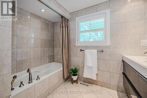 249 Vance Drive, Oakville, ON - Indoor Photo Showing Bathroom