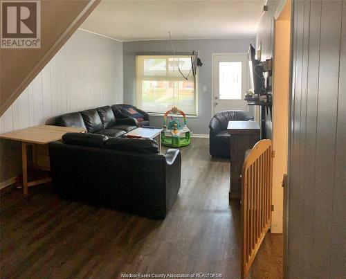 1145 Hall Avenue, Windsor, ON - Indoor Photo Showing Living Room