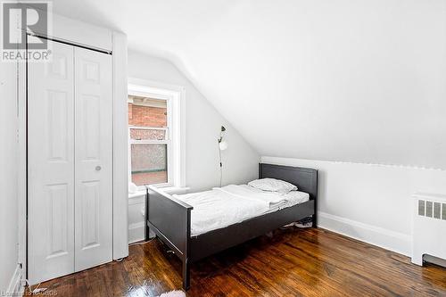 1131 4Th Avenue W, Owen Sound, ON - Indoor Photo Showing Bedroom