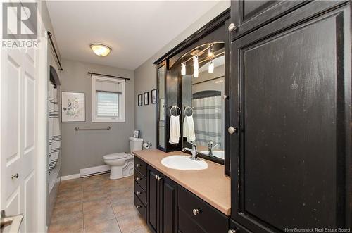 800 Frampton Lane, Moncton, NB - Indoor Photo Showing Bathroom