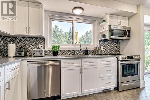 1092 Prince George Road, London, ON - Indoor Photo Showing Kitchen