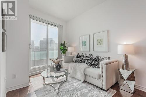 1706 - 18 Holmes Avenue, Toronto, ON - Indoor Photo Showing Living Room