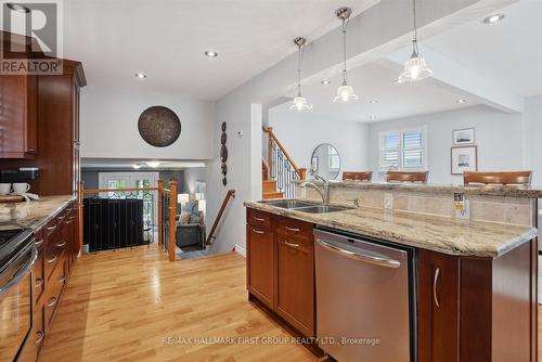 1283 Old Orchard Avenue, Pickering, ON - Indoor Photo Showing Kitchen With Double Sink With Upgraded Kitchen