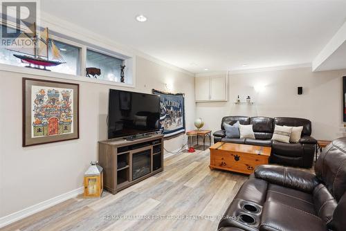 1283 Old Orchard Avenue, Pickering, ON - Indoor Photo Showing Living Room