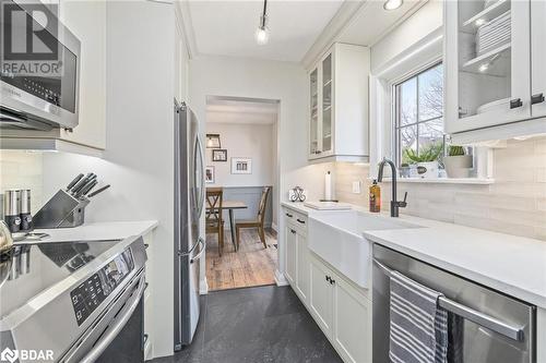 284 Maple Avenue, Georgetown, ON - Indoor Photo Showing Kitchen With Upgraded Kitchen