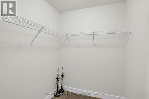 2657 Bobolink Lane, London, ON - Indoor With Storage